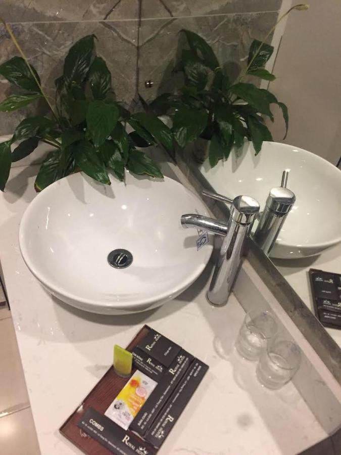 Hotel Royal Van Lung 외부 사진